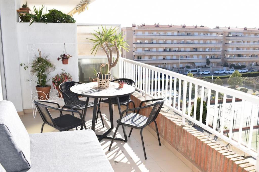 Alegre Apto Con Piscina, A 300M De La Playa. Blanes Ngoại thất bức ảnh